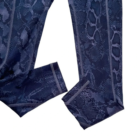 Victoria’s Secret Flow On Point 7/8 length Legging Size 2 - Picture 5 of 10